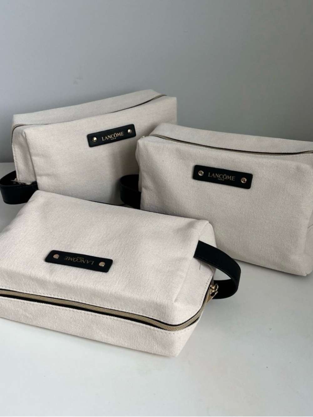 3/15$ New Lancôme Makeup Bags with Handle